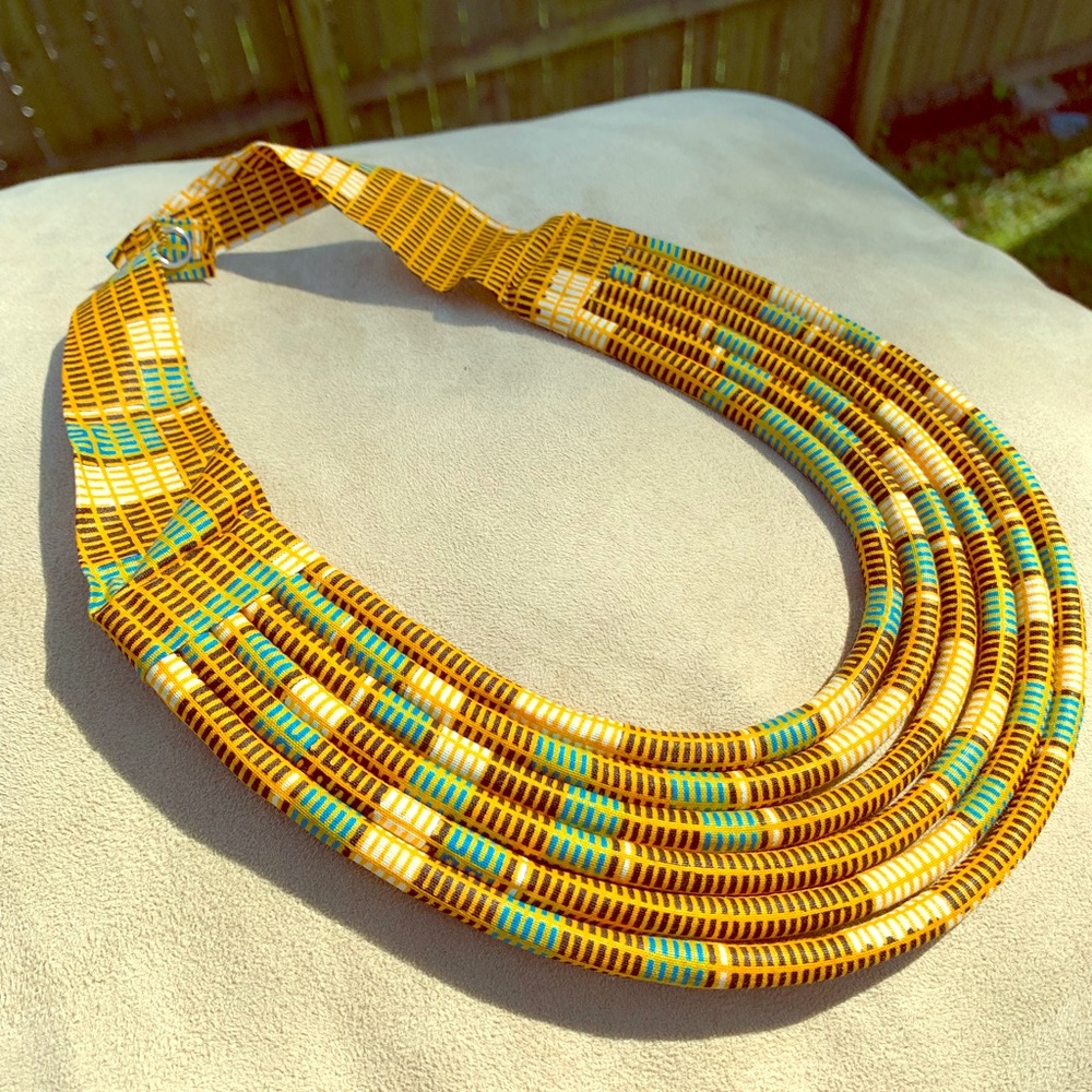 The Emadée necklace - Picture 1 of 8